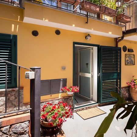 B&B Giulia Таормина Экстерьер фото
